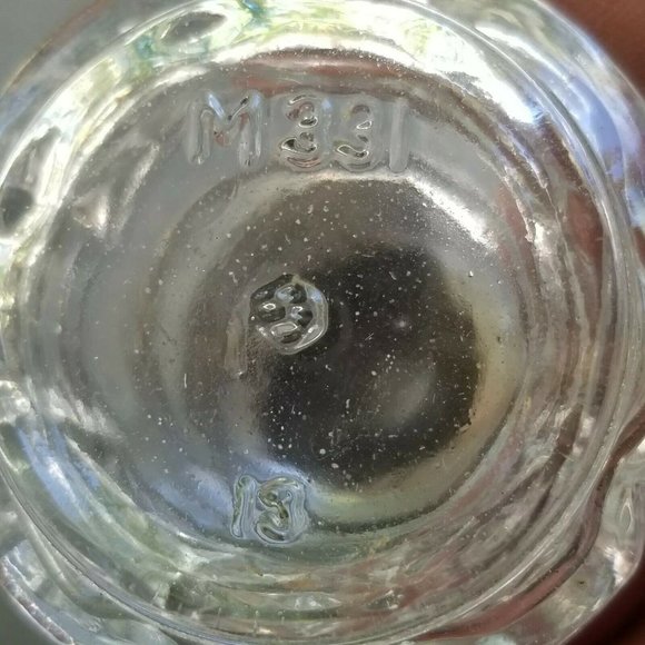 Salt and Pepper in a Metal Cart Holder Caddy M331 Anchor Hocking Vintage - Picture 6 of 8